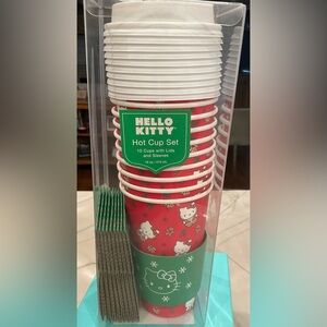 Hello Kitty Hot Xmas Cup Set with Lids NWT
